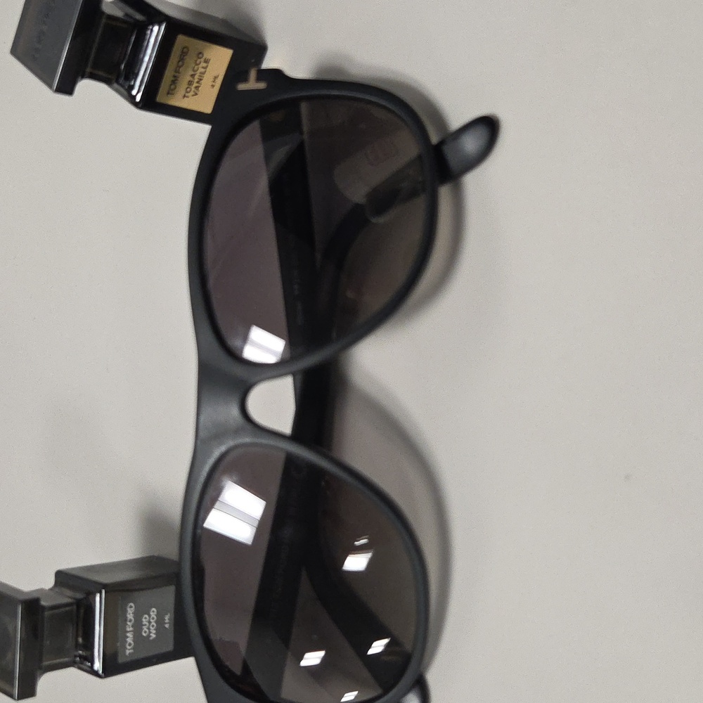 Matte Black Tom Ford Men's Sunglasses - Picture 3 of 7